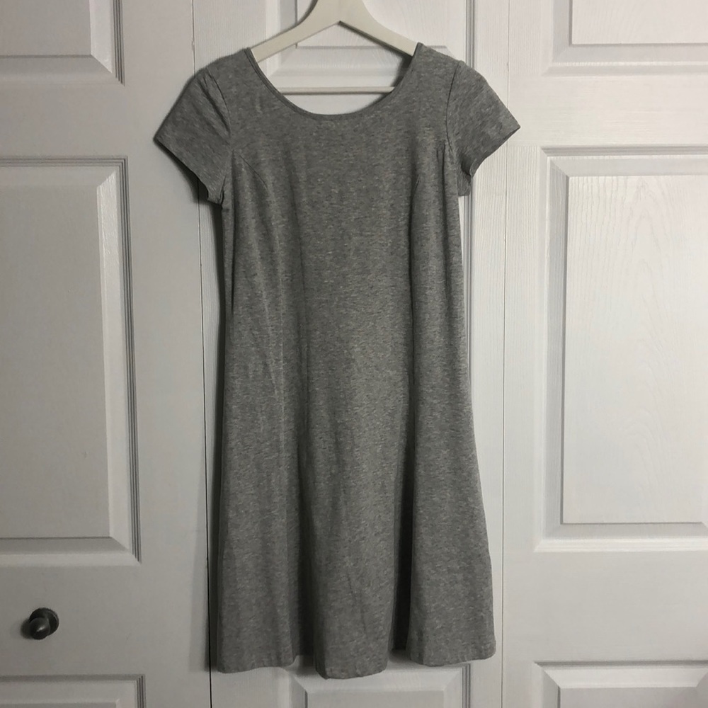💜 S 💜 NWT Grey Circle Skater Cutout Bow Dress